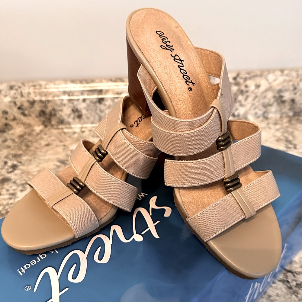 East Street Alize Heeled Sandals Women’s 5.5 Color Naturall Gore New W/ Box
